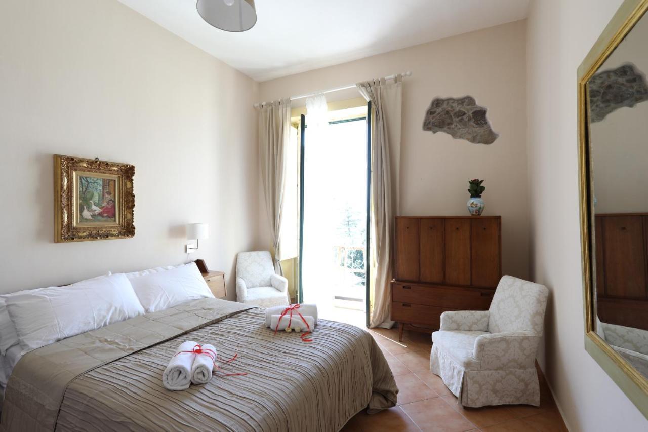 Greek Theater - Sea View Apartment ตาออร์มินา ภายนอก รูปภาพ