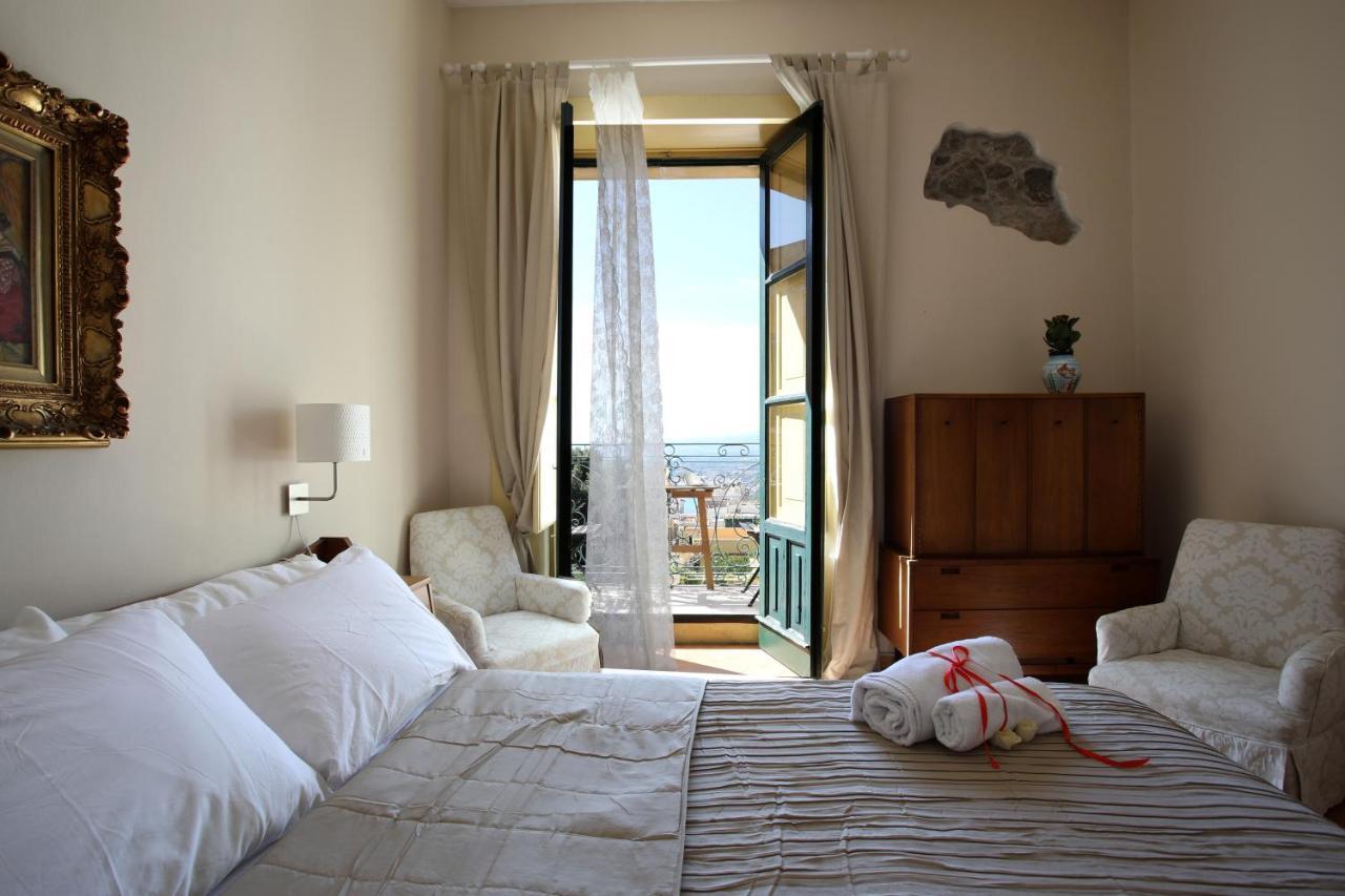 Greek Theater - Sea View Apartment ตาออร์มินา ภายนอก รูปภาพ
